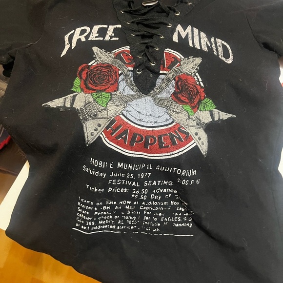 HOT TOPIC shirt womens SMALL black short sleeve free mind - Picture 4 of 5